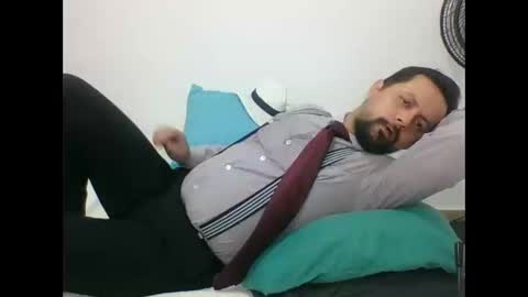 Snapshot of harry_goldenmillerx10fun chatting on 12-03-24, 08:28 Harry online show from 12-03-24, 08:28