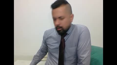 Snapshot of harry_goldenmillerx10fun chatting on 12-19-24, 08:13 Harry online show from 12-19-24, 08:13