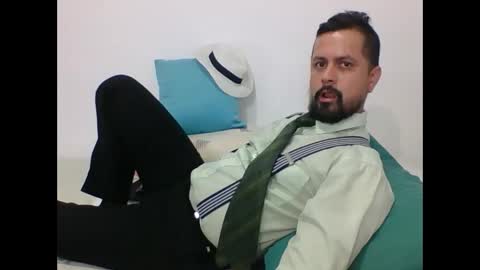 Snapshot of harry_goldenmillerx10fun chatting on 01-09-25, 09:26 Harry online show from 01-09-25, 09:26