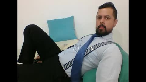 Snapshot of harry_goldenmillerx10fun chatting on 01-10-25, 03:27 Harry online show from 01-10-25, 03:27