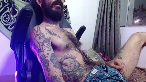 Snapshot of harry_reems_ chatting on 07-06-26, 06:43 OMAR online show from 07-06-26, 06:43