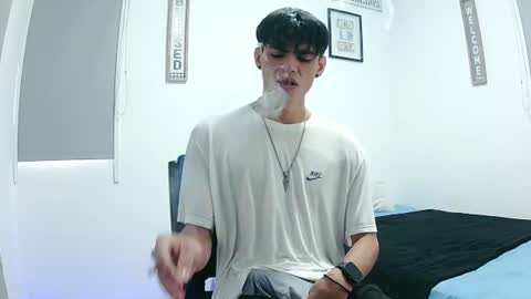 Snapshot of harrythomson1 chatting on 07-14-26, 04:56 harry thomson online show from 07-14-26, 04:56