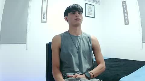 Snapshot of harrythomson1 chatting on 07-16-26, 01:33 harry thomson online show from 07-16-26, 01:33