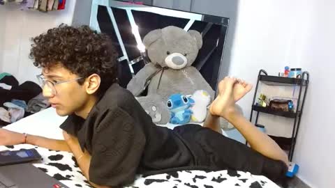 Snapshot of harrytwink18 chatting on 02-19-26, 06:15 HARRY online show from 02-19-26, 06:15