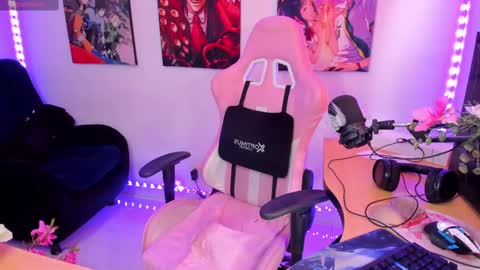 Snapshot of haruu2 chatting on 02-23-25, 05:07 karen online show from 02-23-25, 05:07