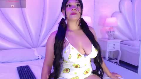 Snapshot of hatsajones chatting on 09-26-25, 04:05 hatsajones online show from 09-26-25, 04:05