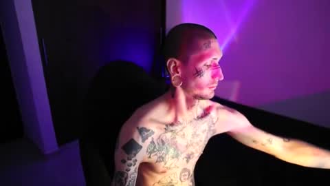 More content   2   online show from 12-18-25, 02:39