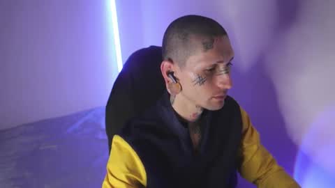 More content   2   online show from 02-08-26, 01:31