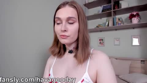 Mia online show from 02-28-26, 06:58