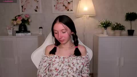 Lola online show from 10-10-25, 09:41