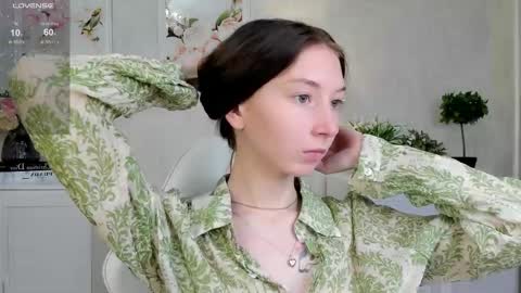 Lola online show from 10-13-25, 09:09