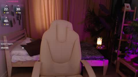 Mia online show from 03-03-26, 07:47