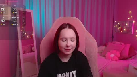 Mia online show from 04-03-26, 07:39