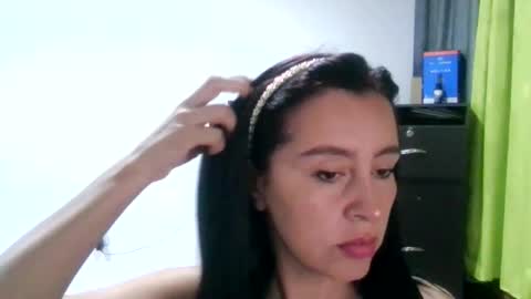 Snapshot of haylie85 chatting on 12-03-25, 12:18 haylie85 online show from 12-03-25, 12:18