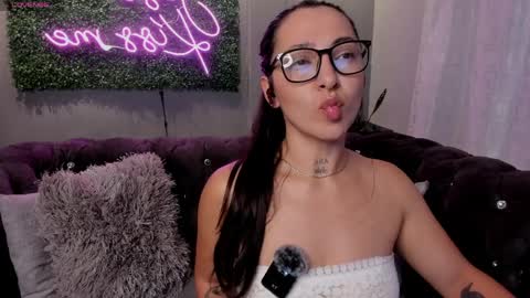 Maria  online show from 04-11-26, 01:43