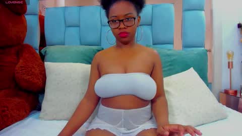 hazel_lanee online show from 03-08-26, 10:35
