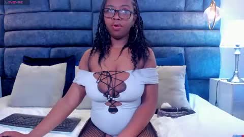 hazel_lanee online show from 06-09-26, 04:35