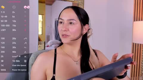 Snapshot of hazel_ross_tcw chatting on 12-05-24, 07:17 Hazel online show from 12-05-24, 07:17