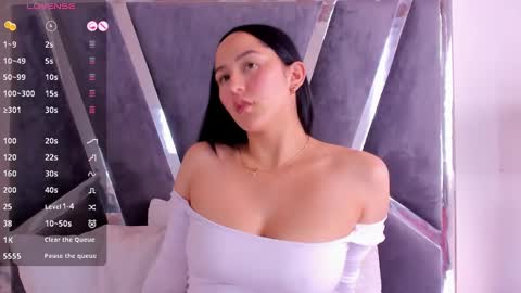 Snapshot of hazel_ross_tcw chatting on 12-11-24, 03:47 Hazel online show from 12-11-24, 03:47