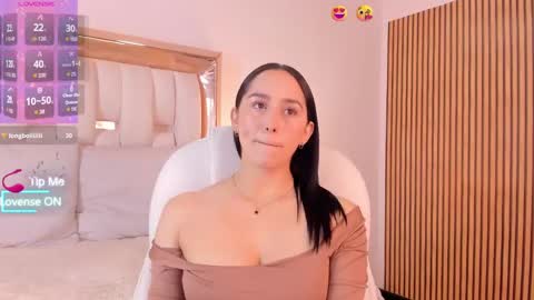 Snapshot of hazel_ross_tcw chatting on 09-11-25, 01:11 Hazel online show from 09-11-25, 01:11