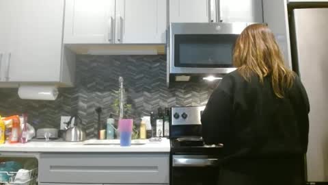 Hazel online show from 02-26-25, 12:49