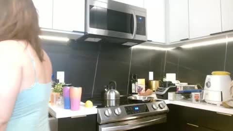 Hazel online show from 10-18-25, 02:18