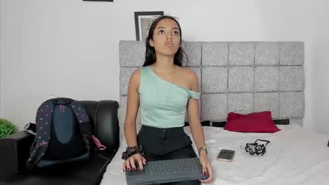 Snapshot of hazel_slim_ chatting on 02-09-26, 02:10 hazel_slim_ online show from 02-09-26, 02:10