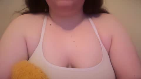 Snapshot of hazelboo020 chatting on 06-16-26, 02:58 hazelboo020 online show from 06-16-26, 02:58