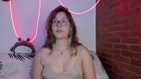 Snapshot of hazelbrownn23 chatting on 01-04-25, 12:59 Hazel Brown online show from 01-04-25, 12:59