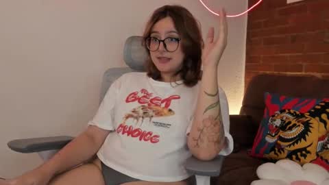 Snapshot of hazelbrownn23 chatting on 10-02-25, 10:28 Hazel Brown online show from 10-02-25, 10:28