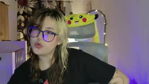 Snapshot of hazelbrownn23 chatting on 04-27-26, 12:41 Hazel Brown online show from 04-27-26, 12:41