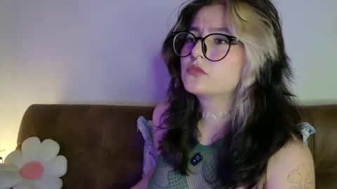 Snapshot of hazelbrownn23 chatting on 05-27-26, 12:18 Hazel Brown online show from 05-27-26, 12:18