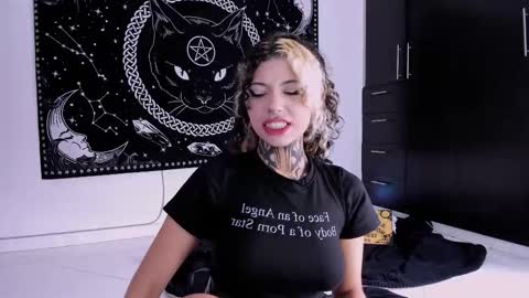 Hazell Witch online show from 03-05-25, 01:28