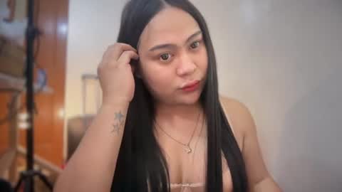 Snapshot of hazelmadonna chatting on 06-25-26, 06:07 HAZEL MADONNA online show from 06-25-26, 06:07