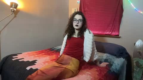 Snapshot of hazelpeppermint chatting on 05-21-26, 04:36 Hazel online show from 05-21-26, 04:36