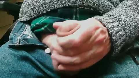 Snapshot of hdmaturecutcock chatting on 12-13-24, 02:27 Eddy online show from 12-13-24, 02:27