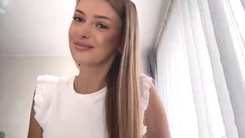 Snapshot of heart_petal chatting on 09-26-25, 08:51 Mona online show from 09-26-25, 08:51