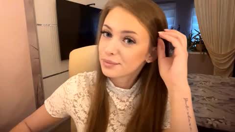 Snapshot of heart_petal chatting on 11-09-25, 09:18 Mona online show from 11-09-25, 09:18