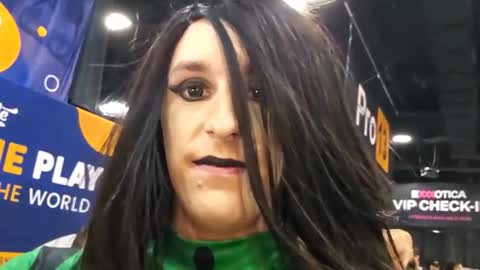 Snapshot of heartmyarc chatting on 10-24-25, 09:55 HeartMyArc online show from 10-24-25, 09:55