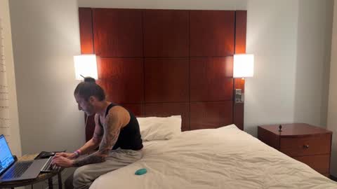 Snapshot of heathaustin8bi7 chatting on 01-19-25, 07:36 Heath Austin online show from 01-19-25, 07:36