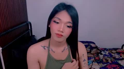 Snapshot of heather_winter chatting on 06-26-26, 06:56 HEATHER online show from 06-26-26, 06:56