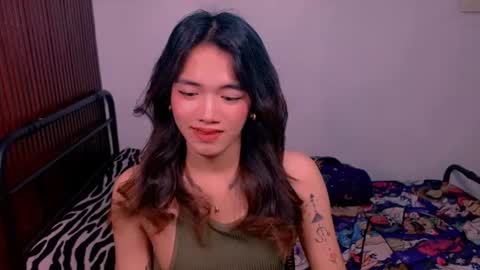 Snapshot of heather_winter chatting on 06-28-26, 01:50 HEATHER online show from 06-28-26, 01:50