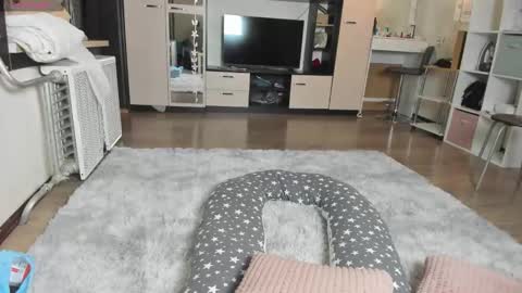 Heather online show from 11-08-25, 03:07