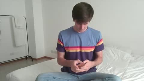 Snapshot of heatsignal chatting on 12-02-25, 04:46 HeatSignal online show from 12-02-25, 04:46