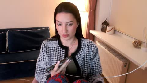 Snapshot of heaven_chloe chatting on 12-05-24, 03:39 Heaven girl online show from 12-05-24, 03:39