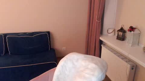 Snapshot of heaven_chloe chatting on 02-20-25, 11:43 Heaven girl online show from 02-20-25, 11:43