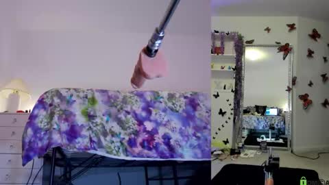 Helen online show from 12-20-25, 01:45