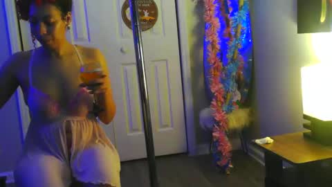 Heavenllyy online show from 04-18-26, 04:49