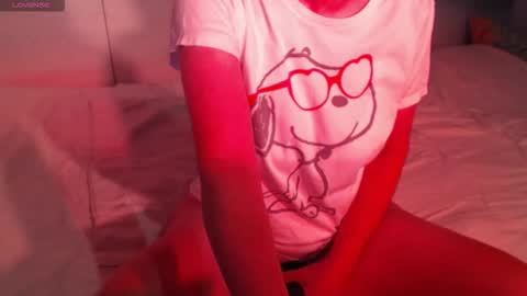 Snapshot of heavenlykiss chatting on 10-22-25, 06:57 Chani online show from 10-22-25, 06:57