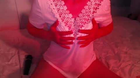 Snapshot of heavenlykiss chatting on 11-25-25, 08:25 Chani online show from 11-25-25, 08:25